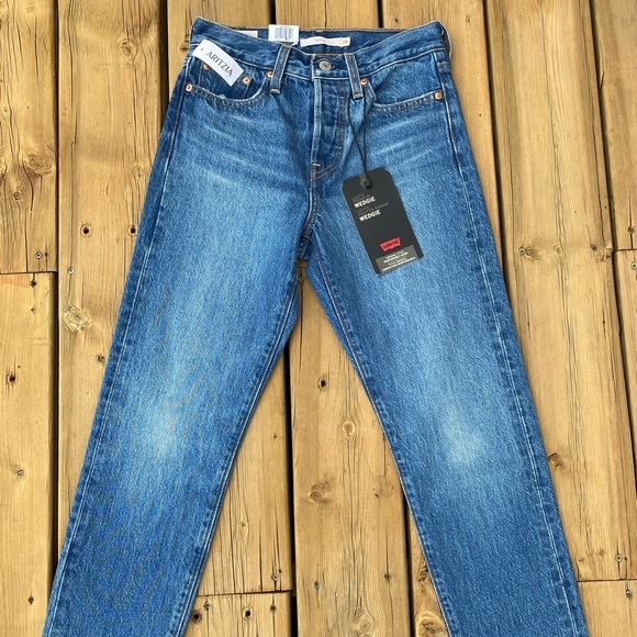 LEVI’S NWT Wedgie Fit Jeans - Picture 4 of 8